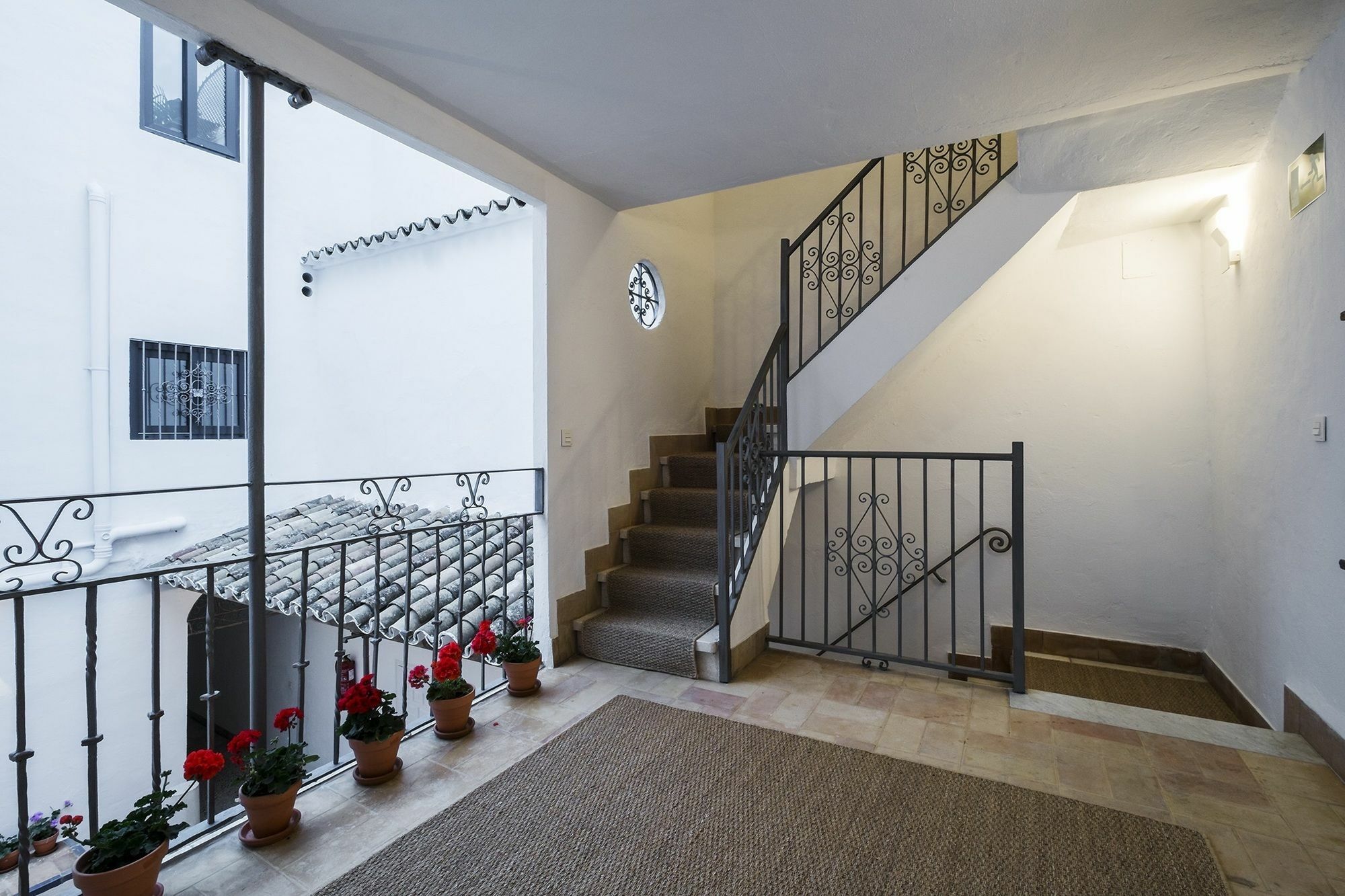 Selecta Apartments Los Venerables Севиля Екстериор снимка