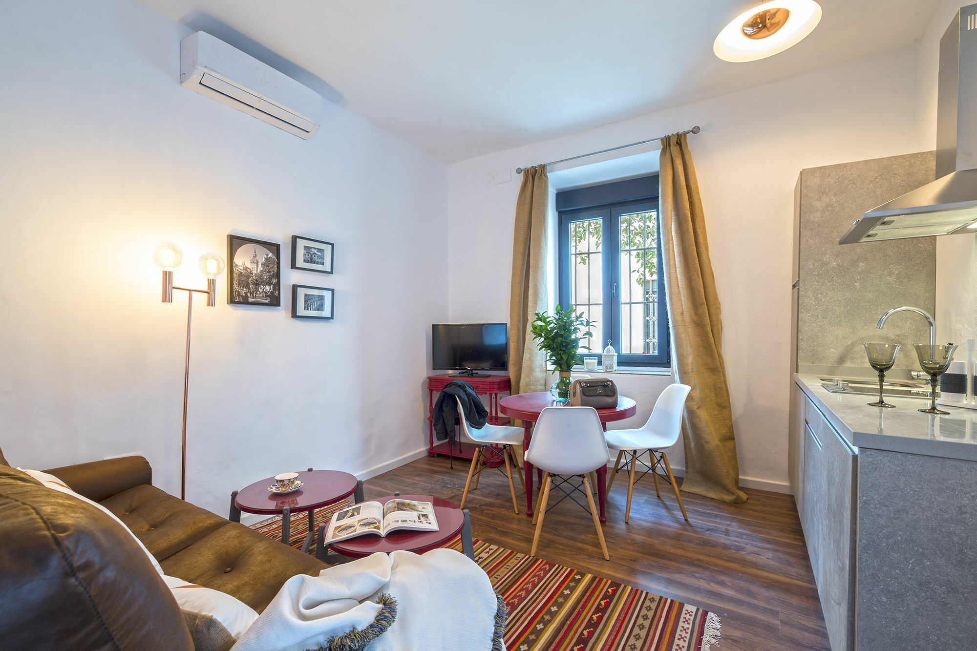 Selecta Apartments Los Venerables Севиля Екстериор снимка
